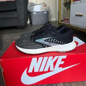 Brooks Range 2 ‘Black’ 1203621B081